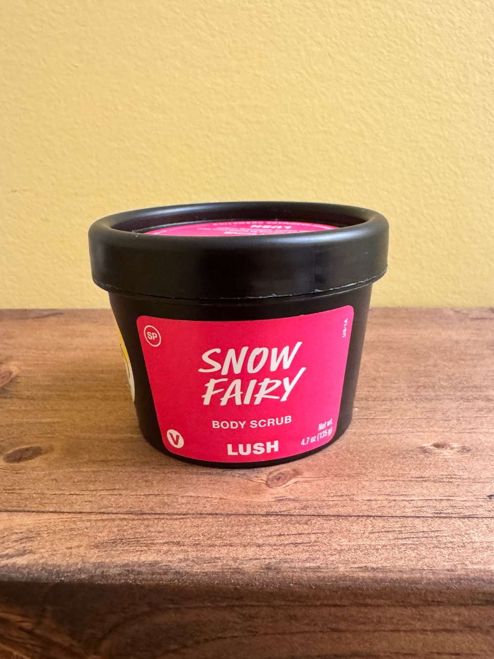 Lush Snow Fairy sugar body scrub